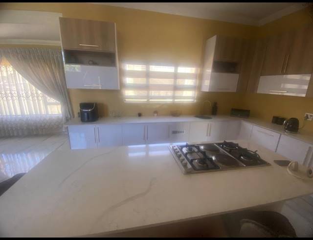 4 BEDROOM HOUSE FOR SALE IN AERORAND